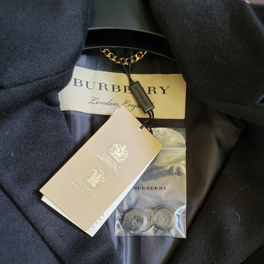 NEW WITH TAGS Burberry set (coat, gloves, and scarf)